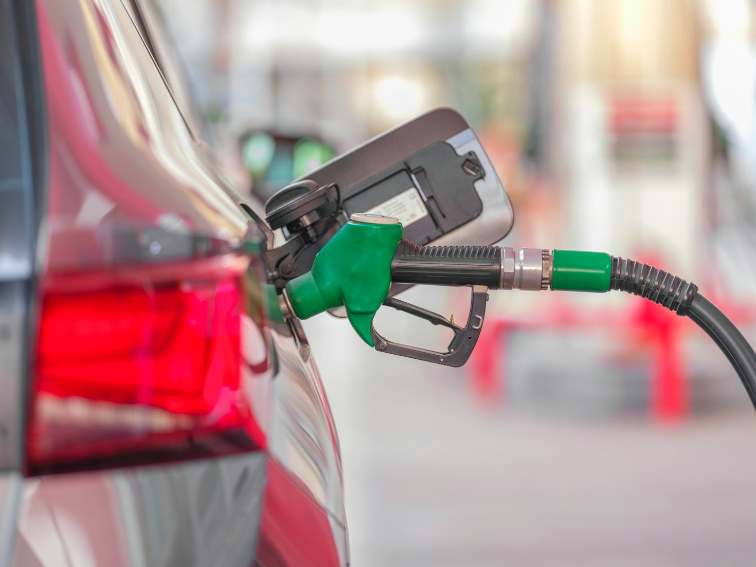 Expert Predictions for Oil Prices in 2023